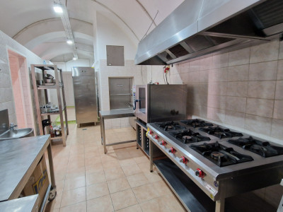 Piata Mare-Restaurant terasa inchiriata separat 