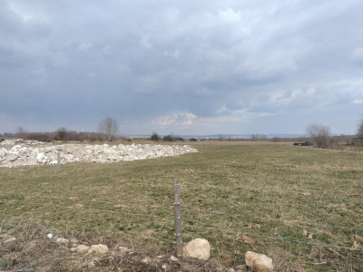 Teren de vanzare 16310 mp cu front stradal de 157 m in Sibiu