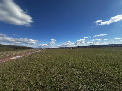 Teren de vanzare 2200 mp cu deschidere de 28 ml in Sibiu