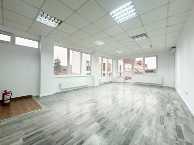 Cladire de Birouri finisata de vanzare zona The Office
