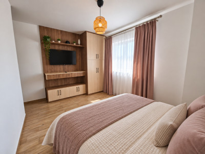 Apartament de vanzare cu 3 camere si balcon Kogalniceanu