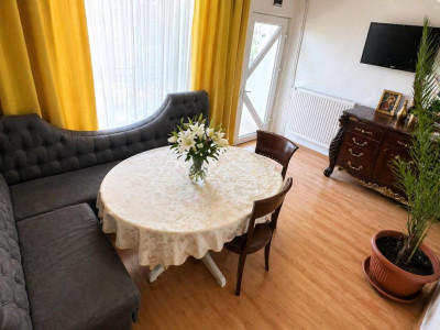 Apartament de vanzare la casa 3 camere si pivnita Selimbar Sibiu