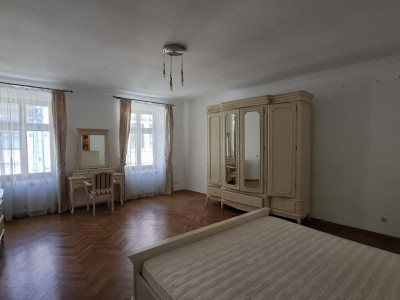 Apartament 2 camere de vanzare 70 mp in Centrul Istoric al Sibiului