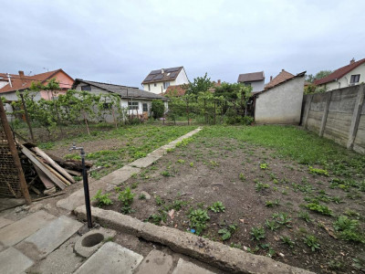 Casa de vanzare cu teren 412 mp pivnita garaj in Terezian Sibiu