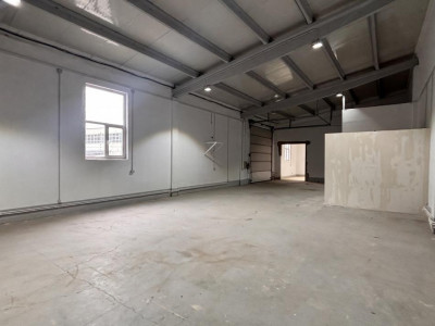 Spatiu comercial de inchiriat 250mpu renovat modern cu acces tir 