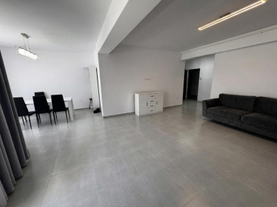 Spatiu birou de inchiriat open space balcon 54 mpu Doamna Stanca Sibiu