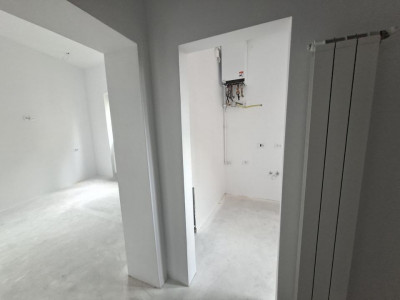 Garsoniera decomandata de vanzare in zona Centrala - cladire renovata
