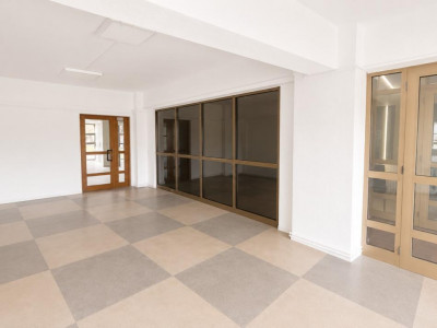 Spatiu comercial de 92mp si vitrina 4m de inchiriat in Turnisor