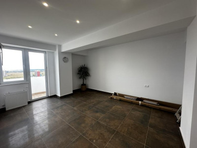 Apartament 2 camere de vanzare bucatarie separata etaj intermediar