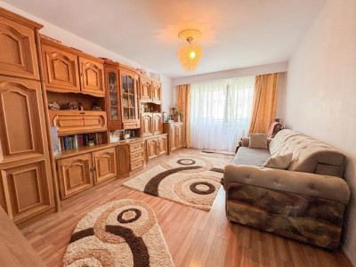 Apartament 2 camere decomandate de vanzare 52 mp cartier Intre Lacuri