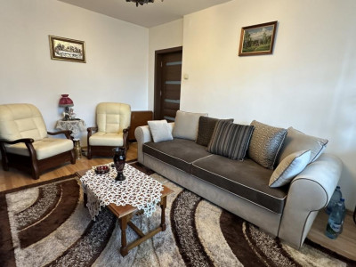 Apartament  4 camere 2 bai bloc cu lift pivnita Mihai Viteazul Sibiu