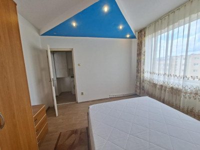 Apartament de vanzare cu 3 camere si balcon Mihai Viteazul lift