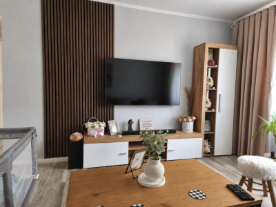 Apartament cu 3 camere de vanzare Intre Lacuri cu boxa langa Leroy