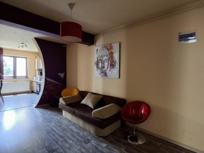 Apartament 3 camere 68 mp etaj 1 balcon loc parcare Frunzei Turnisor