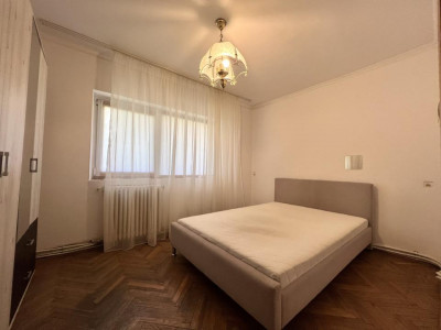 Apartament cu 3 camere de vanzare cu boxa si lift in Manastur zona BIG