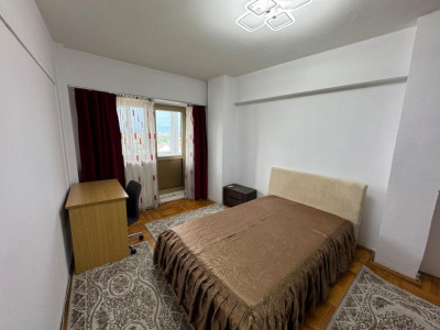 Apartament decomandat de inchiriat 5 camere 2 bai lift Turnisor Sibiu