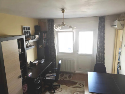 Garsoniera de vanzare in Zorilor langa Piata Agro cu balcon la cheie