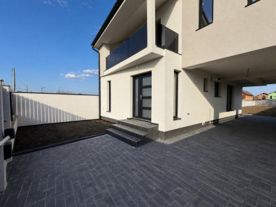 Casa 4 camere individuala teren liber 500 mp zona Piata Cluj Sibiu