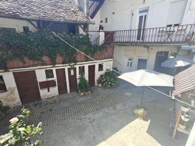 Apartament cu 2 camere si pivnita in Centrul Istoric Sibiu