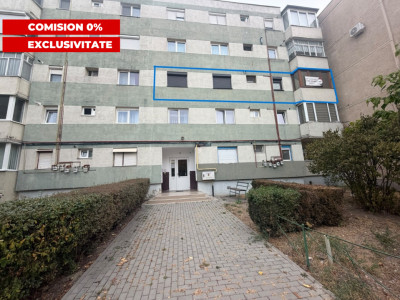 Apartament decomandat 80 mpu 3 camere 2 bai etaj 2 zona 1 Decembrie