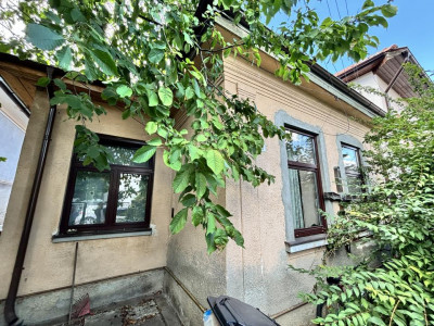 Casa cu 3 camere in Gruia cu teren de 780 mp 
