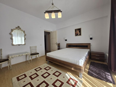 Apartament 4 camere de inchiriat 140 mp cu garaj zona Rahovei Sibiu