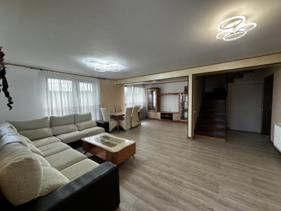 Casa de vanzare cu 5 camere si teren 426 mp 2 fronturi in Arhitectilor