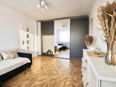 Apartament cu 3 camere de vanzare in Grigorescu izolat balcon cu view 