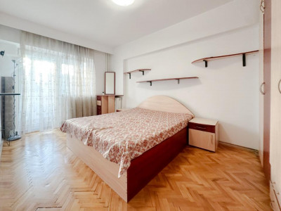 Apartament cu 3 camere decomandate de vanzare in cartierul Zorilor