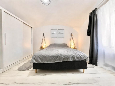 Apartament cu 2 camere modern in Centru la casa cu curte zona Platinia