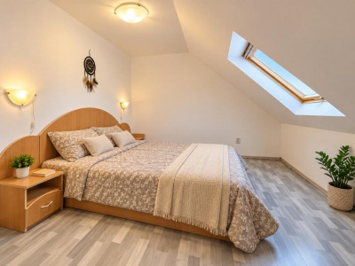 Apartament de vanzare cu 3 camere si balcon zona Mihai Viteazul