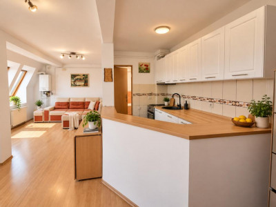Apartament de vanzare 4 camere mansarda Vasile Aaron Sibiu