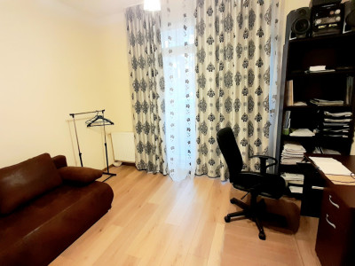 Apartament decomandat de inchiriat 2 camere balcon parcare Turnisor 