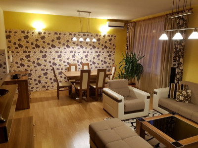 Apartament 98 mp 3 camere etaj intermediar in Sibiu zona Strand