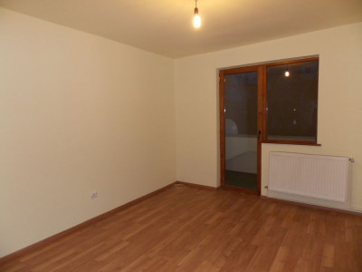 Apartament 3 camere etajul I de vanzare in Sibiu zona Strand