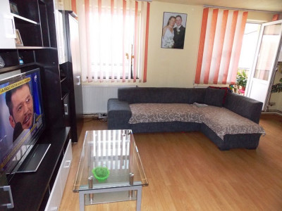 Apartament cu 3 camere de vanzare in Sibiu zona Vasile Aaron